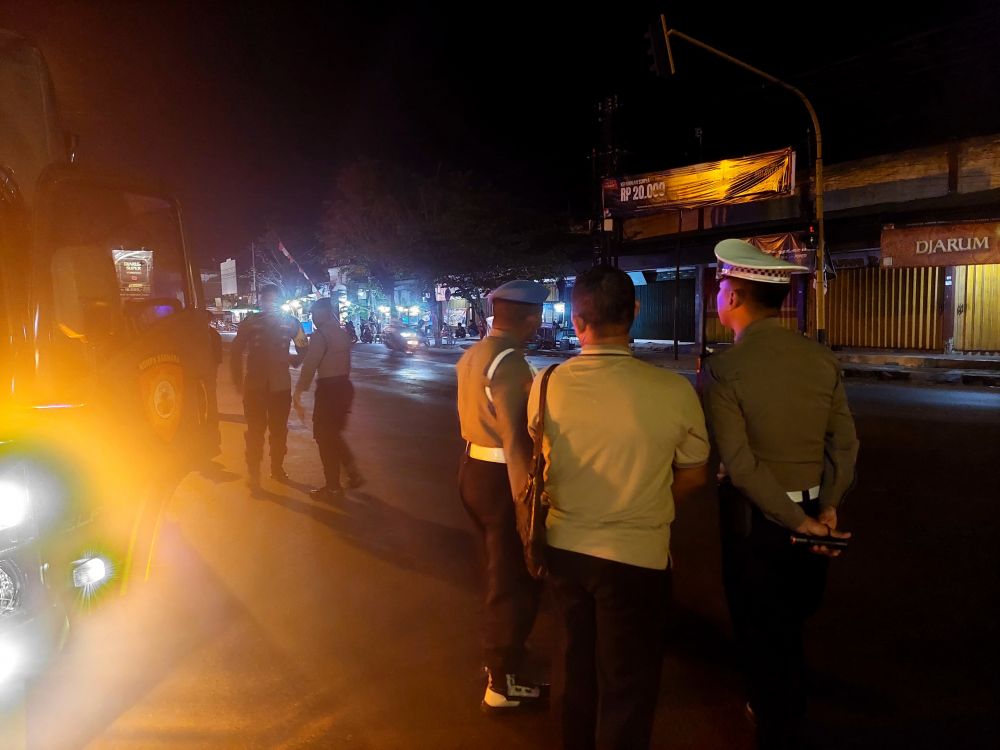 Patroli pengamanan Suroan Agung