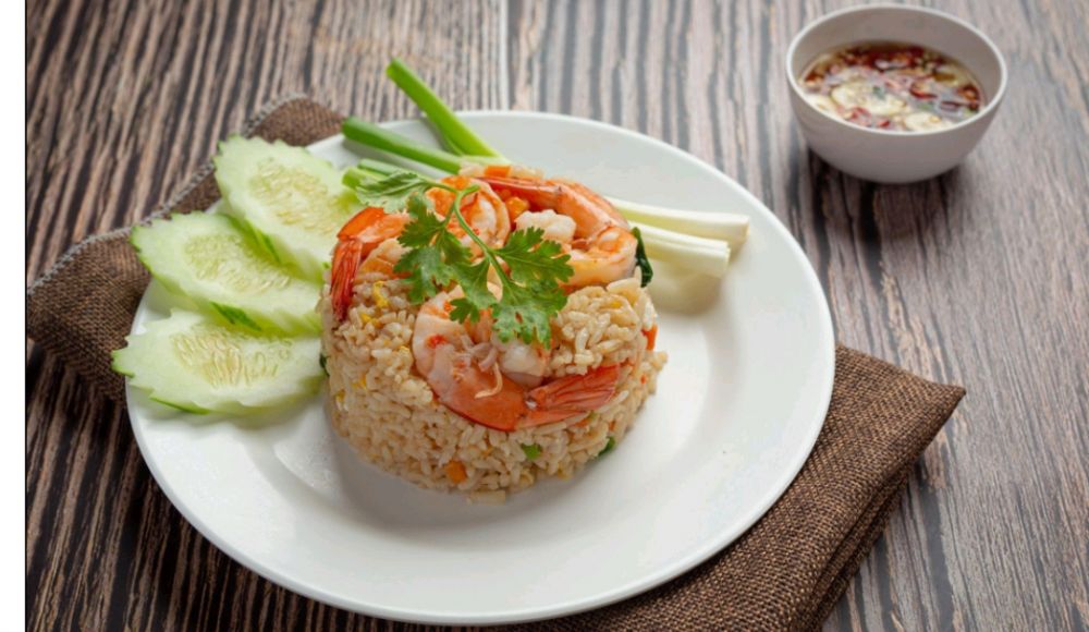 Tiap Hari Jum'at di The Alana Surabaya, Buat Pantun Dapat Nasi Goreng